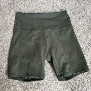 Zobha High-Waisted Athletic Bike Shorts in Forest Green